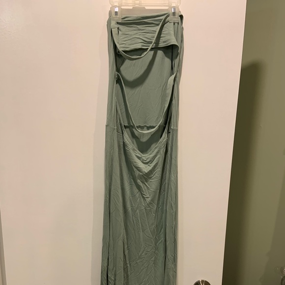 Sage green summer strapless dress - Picture 2 of 3